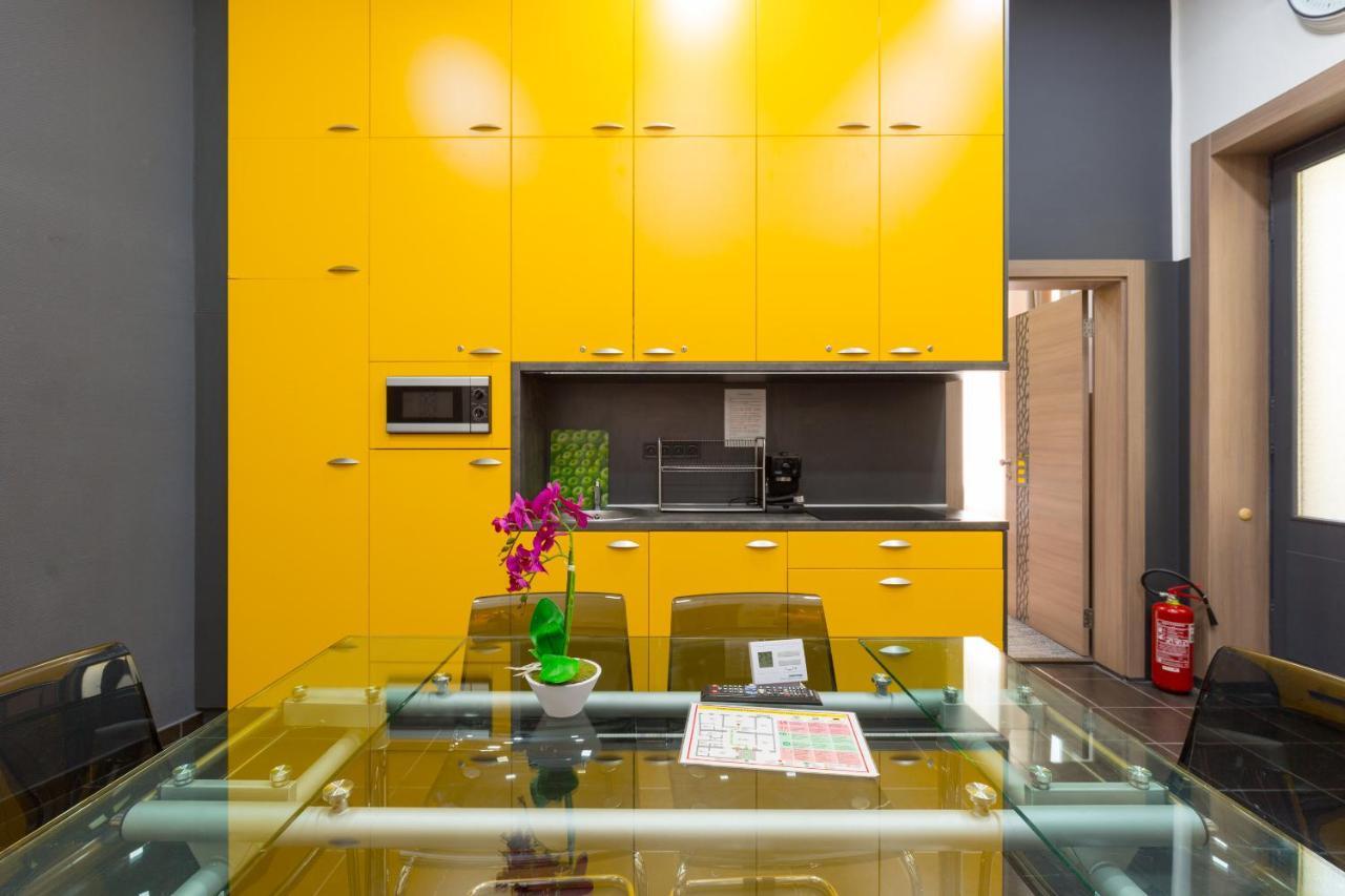 E14 Design Hostel ブダペスト エクステリア 写真