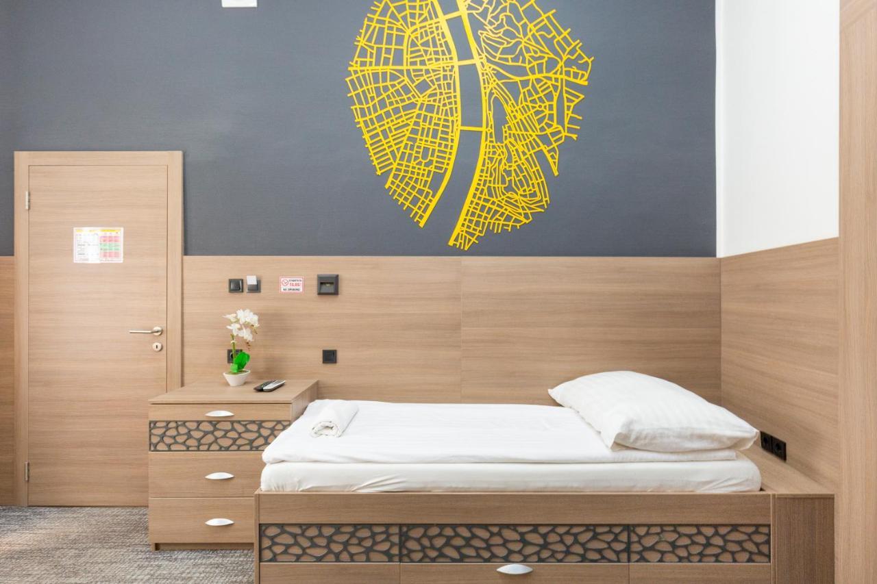 E14 Design Hostel ブダペスト エクステリア 写真