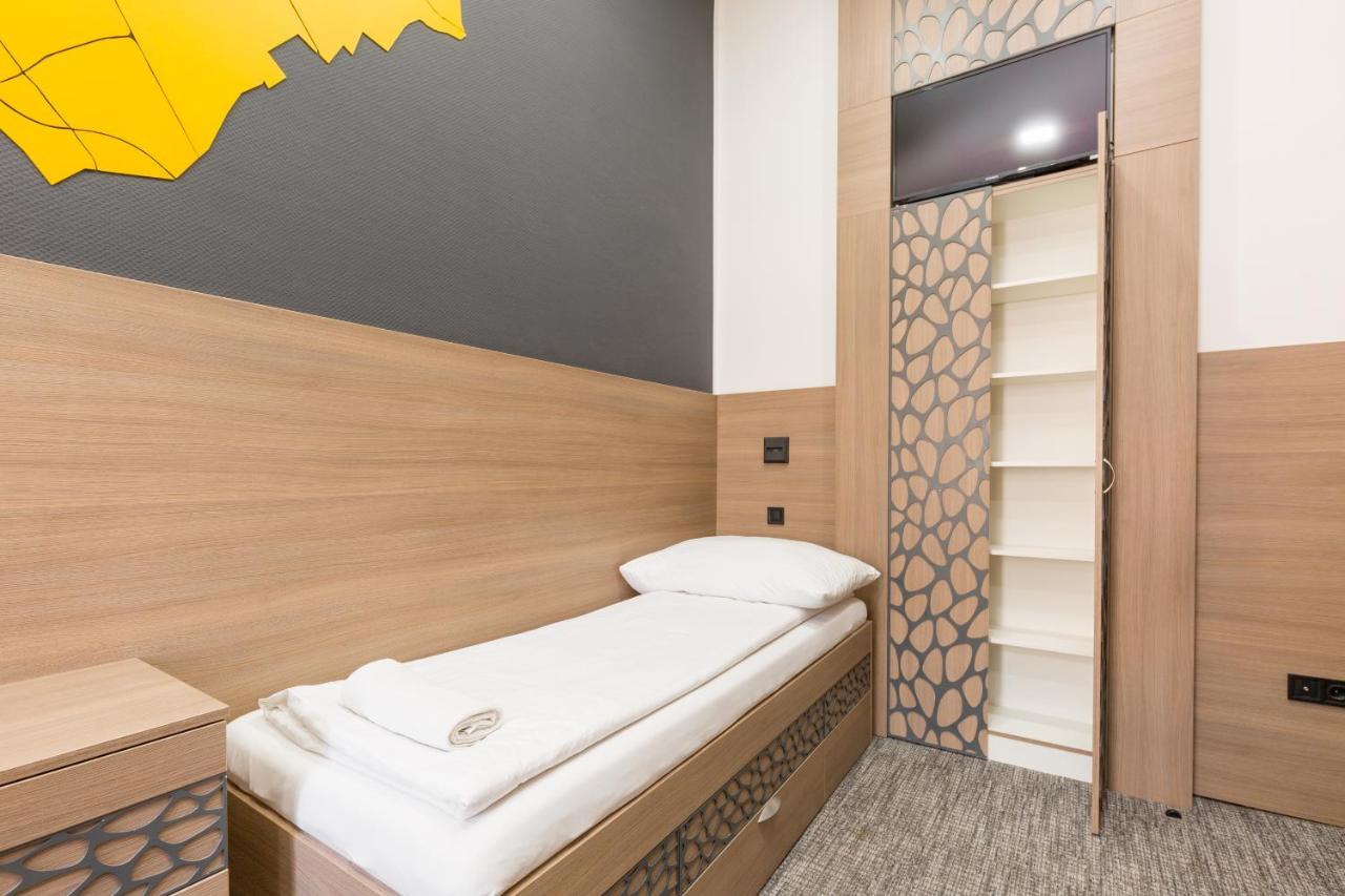 E14 Design Hostel ブダペスト エクステリア 写真