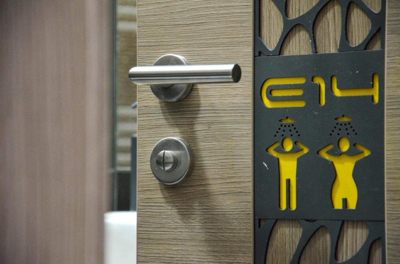 E14 Design Hostel ブダペスト エクステリア 写真