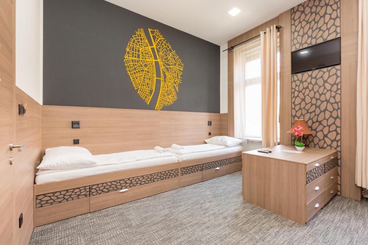 E14 Design Hostel ブダペスト エクステリア 写真