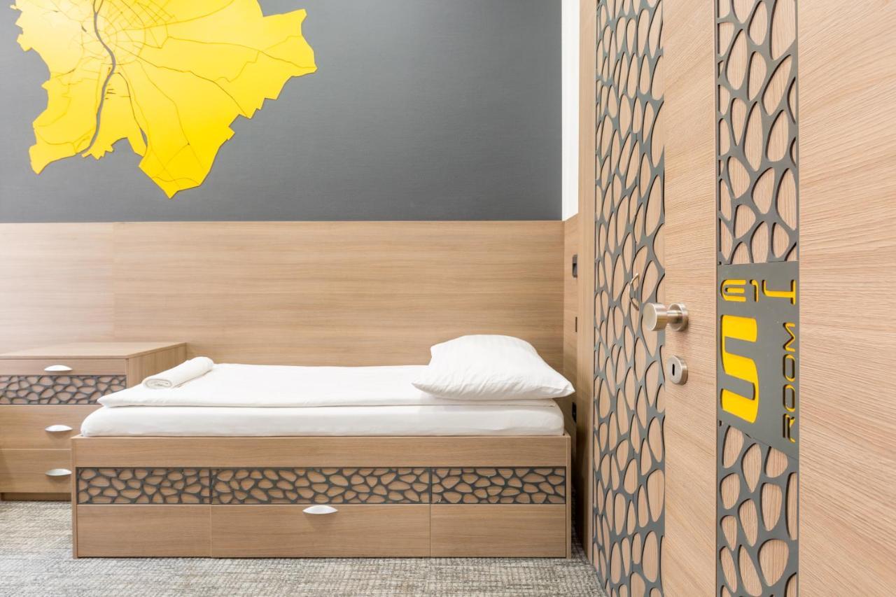 E14 Design Hostel ブダペスト エクステリア 写真