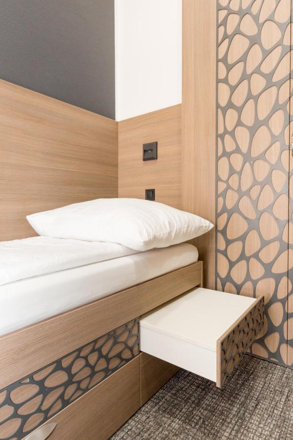 E14 Design Hostel ブダペスト エクステリア 写真