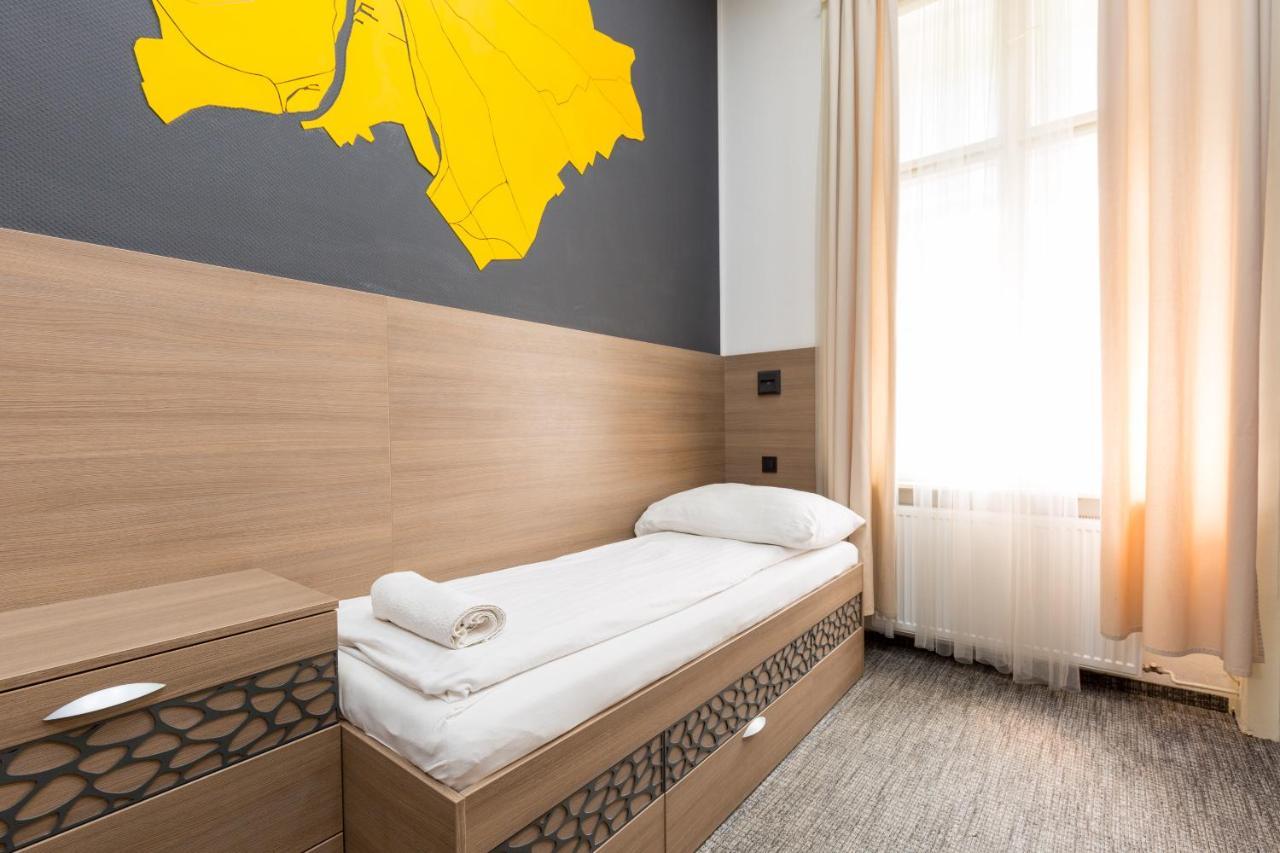 E14 Design Hostel ブダペスト エクステリア 写真